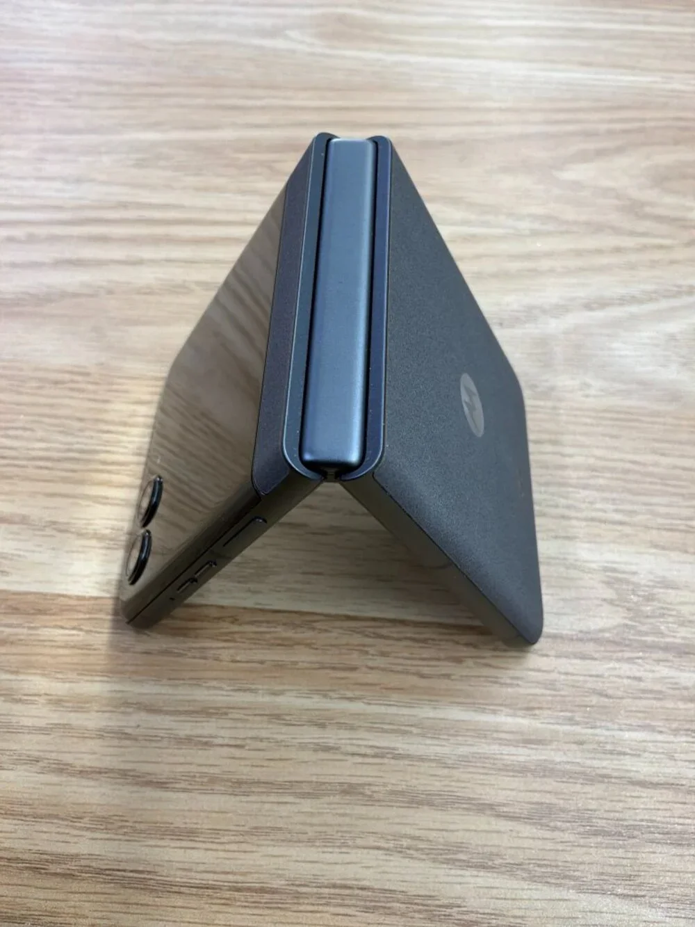 Motorola Razr 2024 XT2453-3 Foldable Smartphone Unlocked Like New